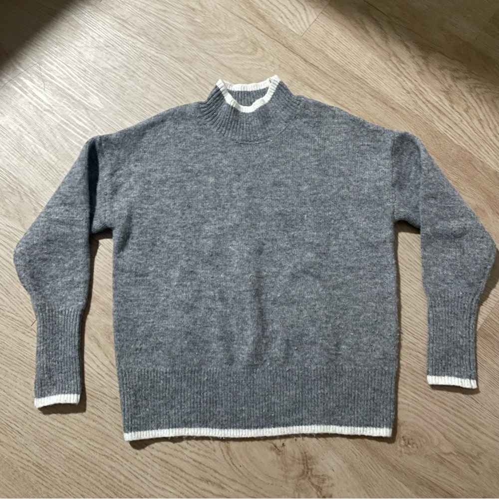 Max Studio Gray and White Crewneck Sweater with Contrast Trim